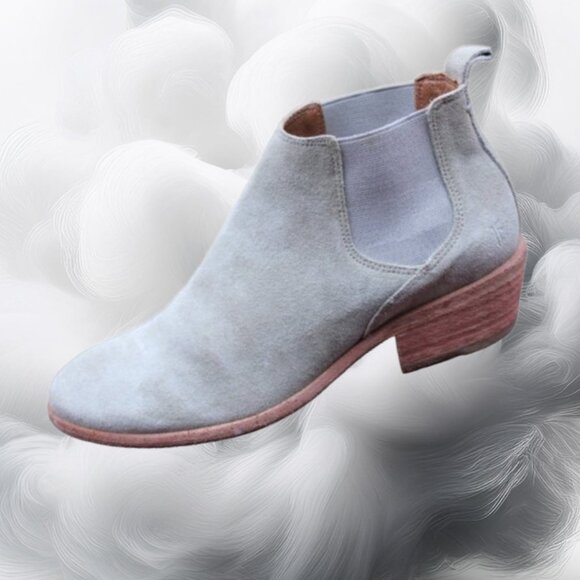 Frye Carson Chelsea Light Gray Suede Pull On Ankle Boot, Size 7 - Picture 2 of 10